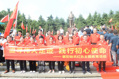 銅像合影_副本.jpg
